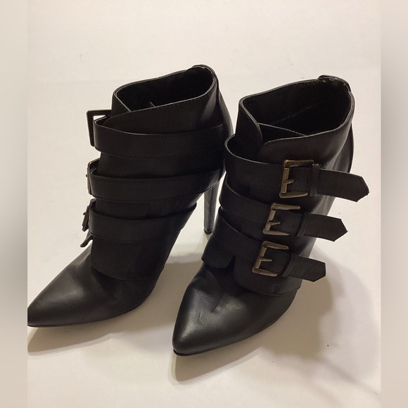 Michael Antonio Black Triple Buckle Ankle Boots Size 7.5 - Picture 1 of 9